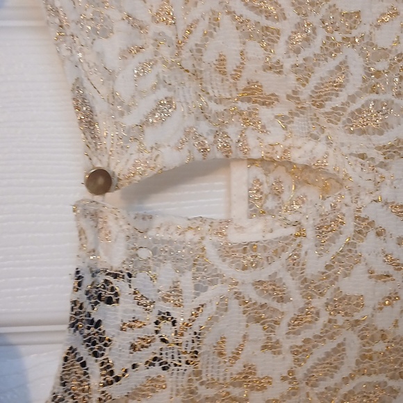 NWT Liz Claiborne Beige Floral Lace Blouse - 2 pcs. - Picture 4 of 5